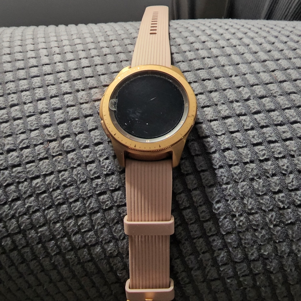 Samsung galaxy watch (rose gold)